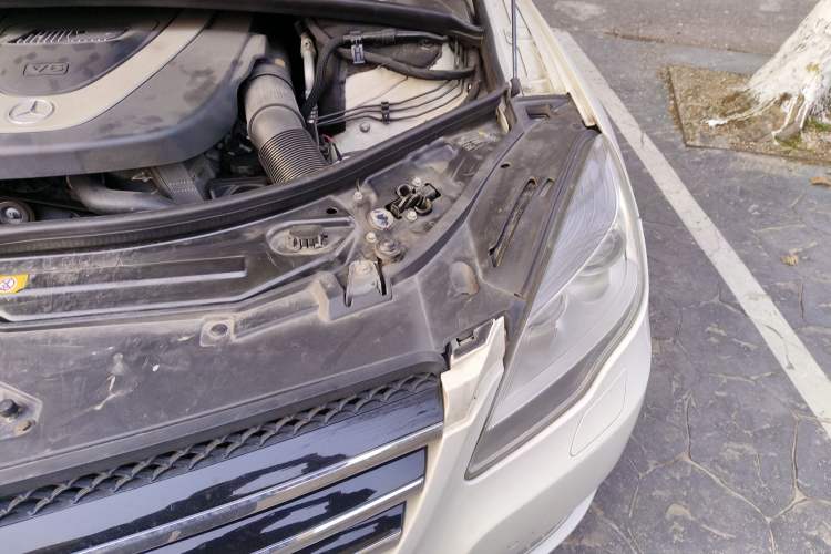 Used Mercedes-Benz R-Class 2011 R 300 L Business Model Engine Bay Left