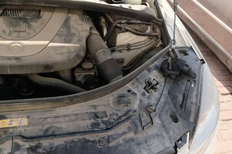Used Mercedes-Benz R-Class 2011 R 300 L Business Model Engine Bay Left