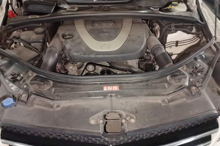 Used Mercedes-Benz R-Class 2011 R 350 L 4MATIC Engine Bay