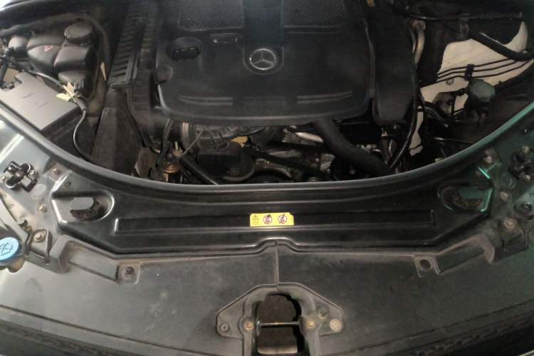 Used Mercedes-Benz R-Class 2011 R 350 L 4MATIC Engine Bay