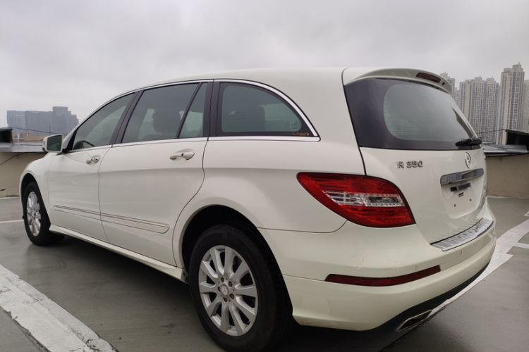 Used Mercedes-Benz R-Class 2011 R 350 L 4MATIC Exterior 3
