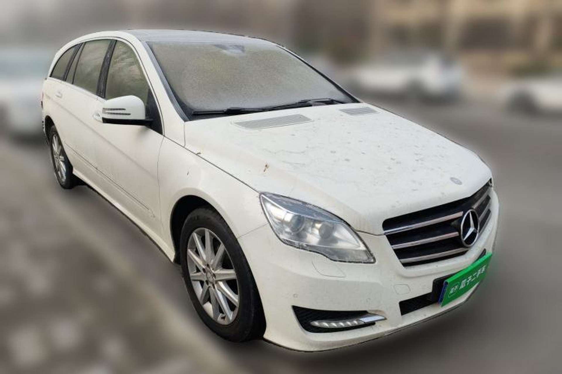 Used Mercedes-Benz R-Class 2011 R 350 L 4MATIC Front Right 45 Deg