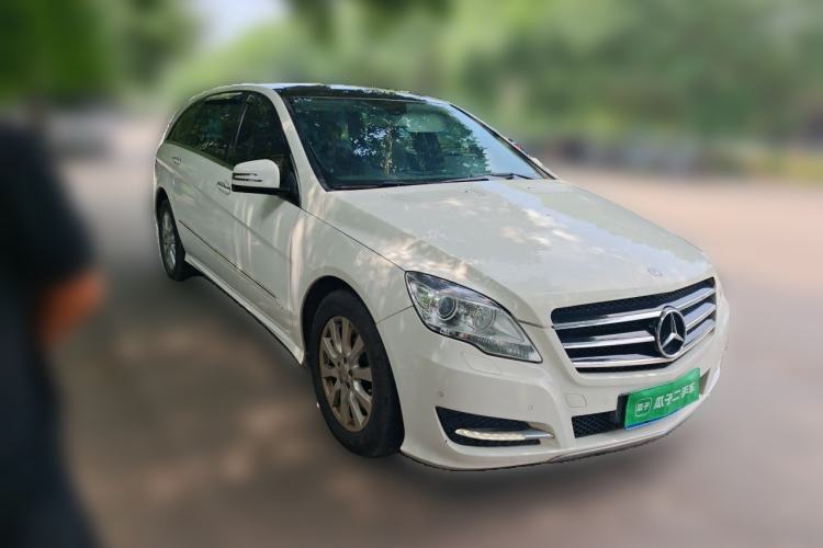 Used Mercedes-Benz R-Class 2011 R 350 L 4MATIC Front Right 45 Deg