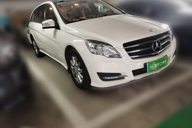 Used Mercedes-Benz R-Class 2011 R 350 L 4MATIC Front Right 45 Deg
