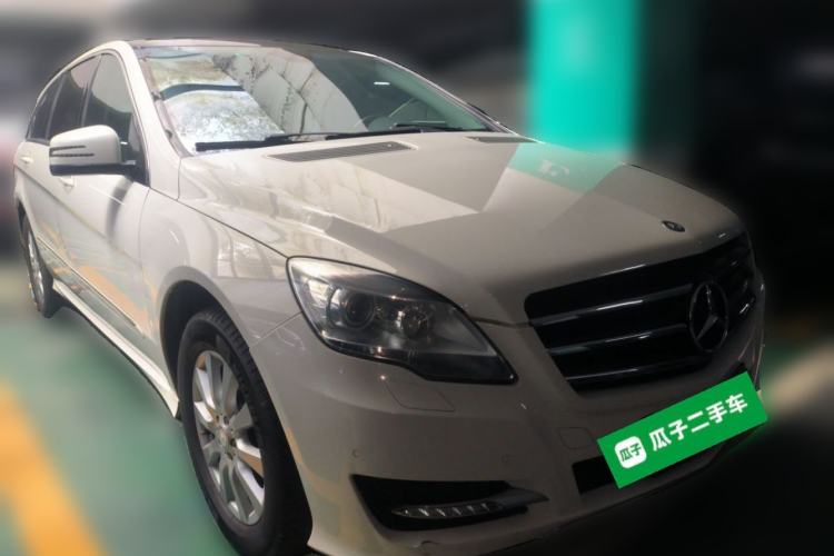 Used Mercedes-Benz R-Class 2011 R 350 L 4MATIC Front Right 45 Deg