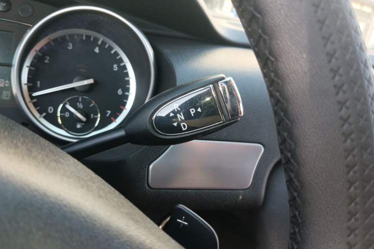 Used Mercedes-Benz R-Class 2011 R 300 L Business Model Gear Lever