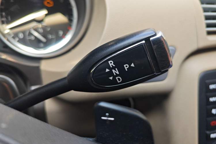 Used Mercedes-Benz R-Class 2011 R 300 L Business Model Gear Lever