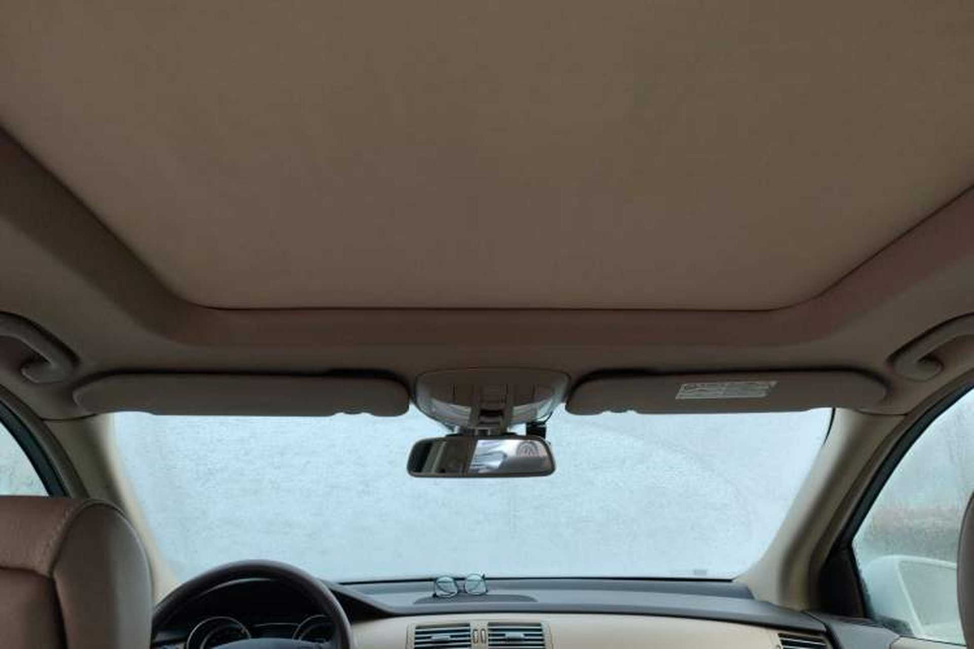 Used Mercedes-Benz R-Class 2011 R 350 L 4MATIC Headliner