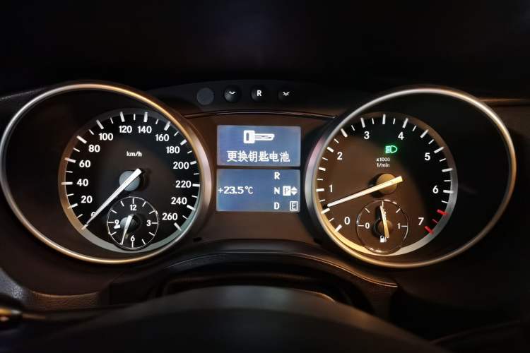 Used Mercedes-Benz R-Class 2011 R 350 L 4MATIC Instrument Cluster