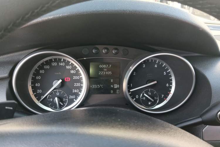 Used Mercedes-Benz R-Class 2011 R 300 L Business Model Instrument Cluster