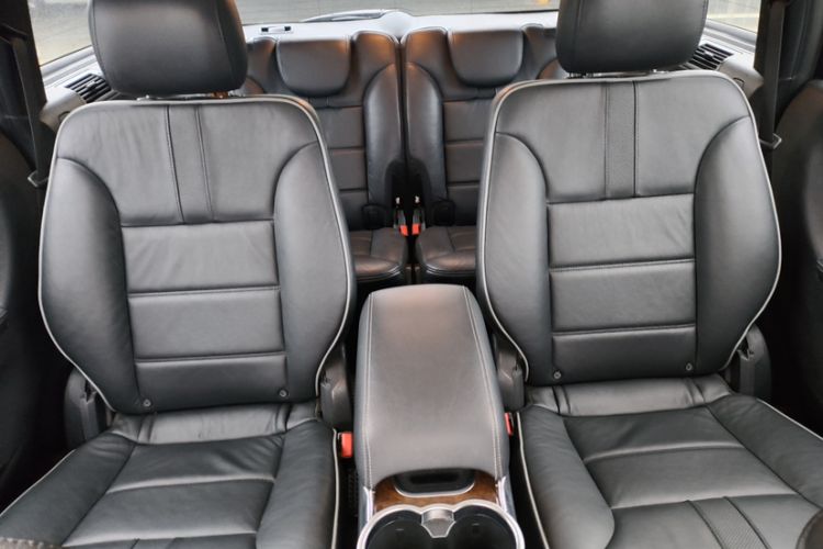 Used Mercedes-Benz R-Class 2011 R 350 L 4MATIC Interior 2