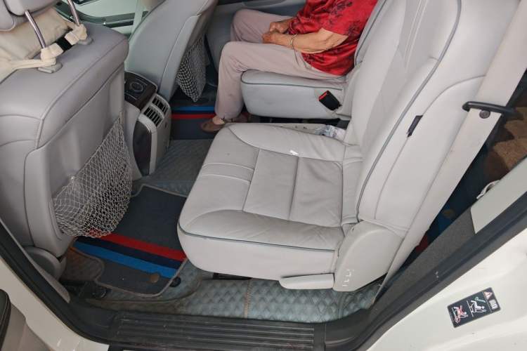 Used Mercedes-Benz R-Class 2011 R 350 L 4MATIC Left Rear Seat