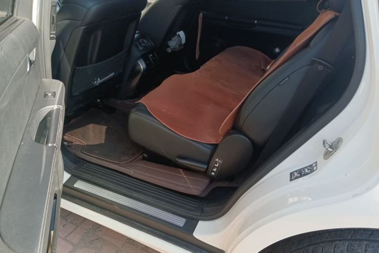 Used Mercedes-Benz R-Class 2011 R 300 L Business Model Left Rear Seat