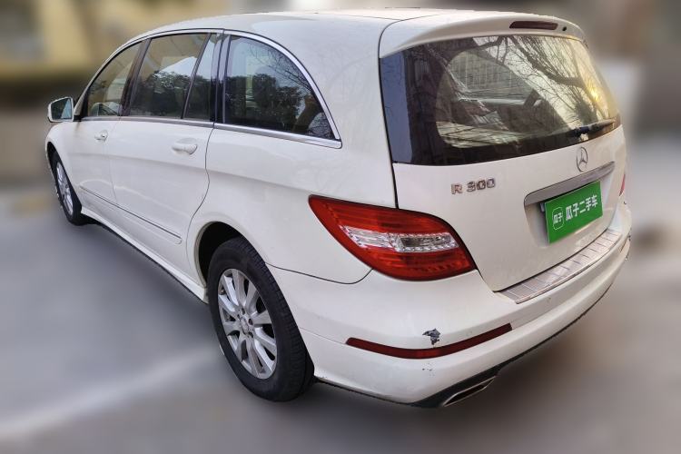 Used Mercedes-Benz R-Class 2011 R 300 L Business Model Rear Left 45 Deg
