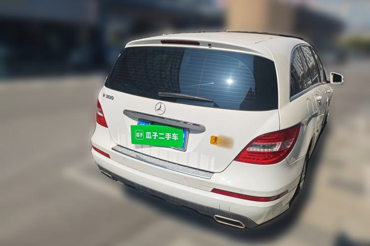 Used Mercedes-Benz R-Class 2011 R 300 L Business Model Rear Right 45 Deg
