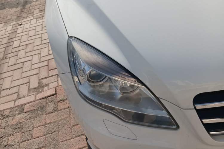 Used Mercedes-Benz R-Class 2011 R 300 L Business Model Right Front Headlight