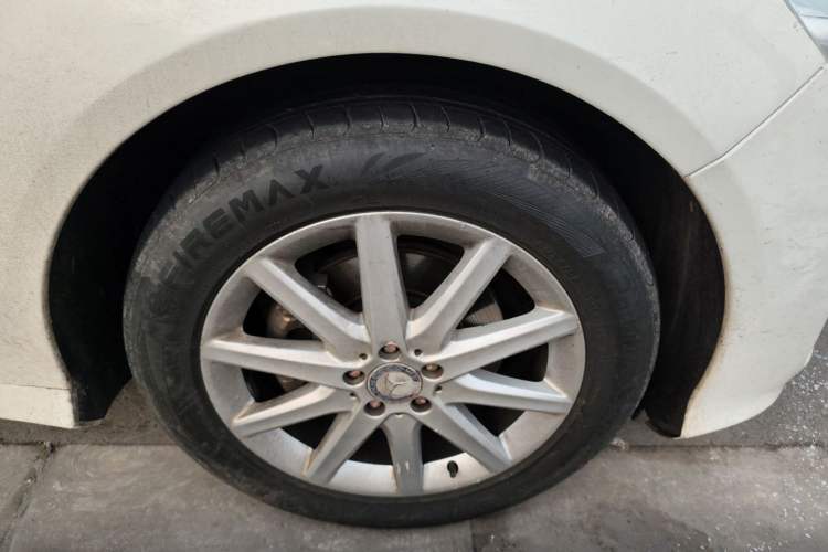 Used Mercedes-Benz R-Class 2011 R 350 L 4MATIC Right Front Wheel Hub