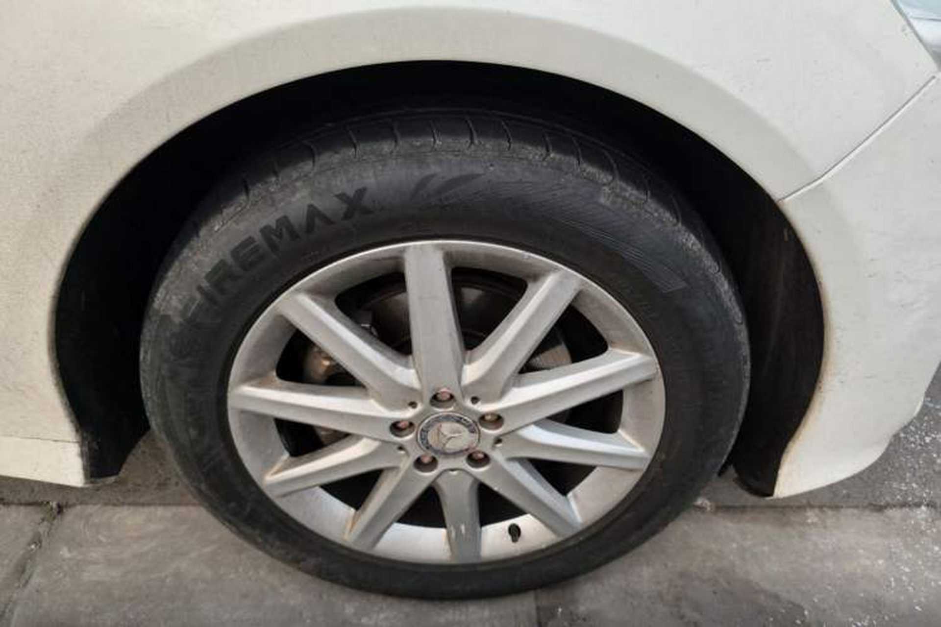 Used Mercedes-Benz R-Class 2011 R 350 L 4MATIC Right Front Wheel Hub