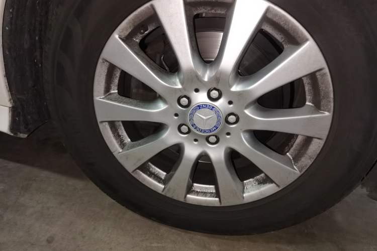 Used Mercedes-Benz R-Class 2011 R 350 L 4MATIC Right Front Wheel Hub