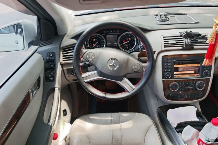 Used Mercedes-Benz R-Class 2011 R 350 L 4MATIC Steering Wheel
