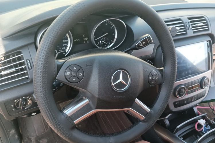 Used Mercedes-Benz R-Class 2011 R 300 L Business Model Steering Wheel