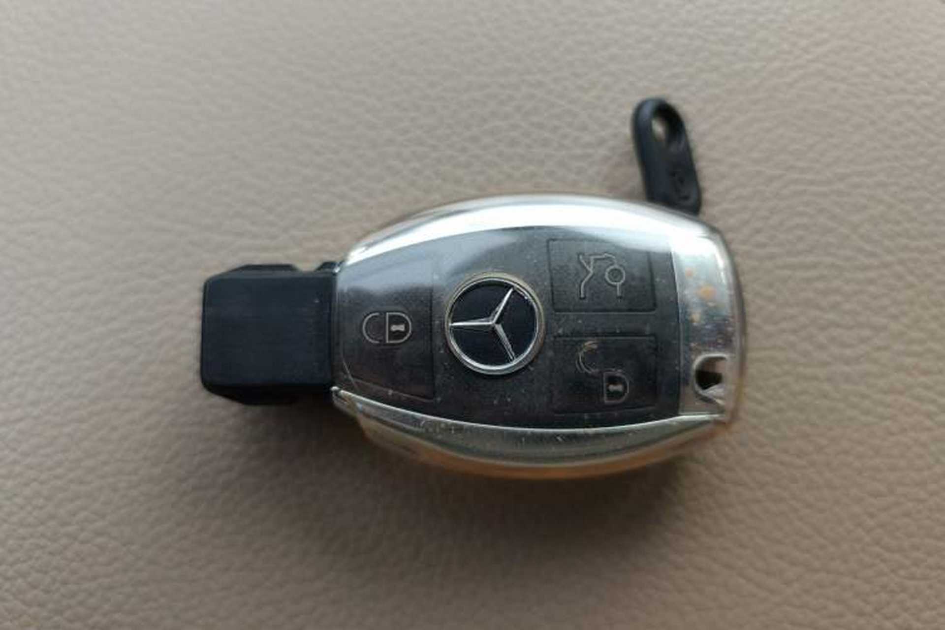 Used Mercedes-Benz R-Class 2011 R 350 L 4MATIC Vehicle Key