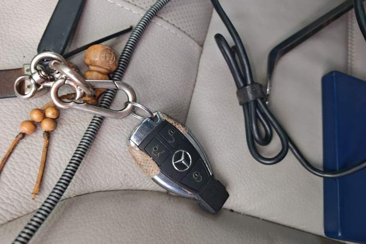 Used Mercedes-Benz R-Class 2011 R 350 L 4MATIC Vehicle Key