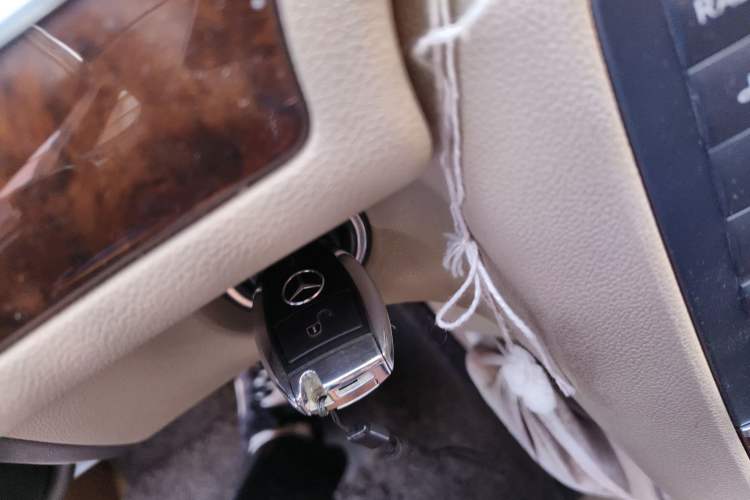Used Mercedes-Benz R-Class 2011 R 300 L Business Model Vehicle Key