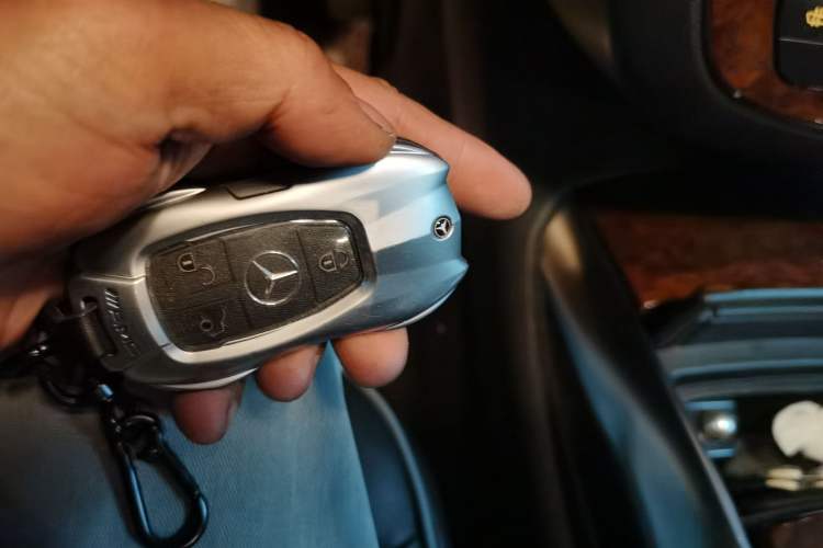 Used Mercedes-Benz R-Class 2011 R 350 L 4MATIC Vehicle Key