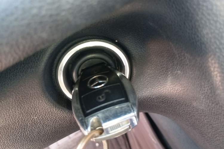 Used Mercedes-Benz R-Class 2011 R 300 L Business Model Vehicle Key