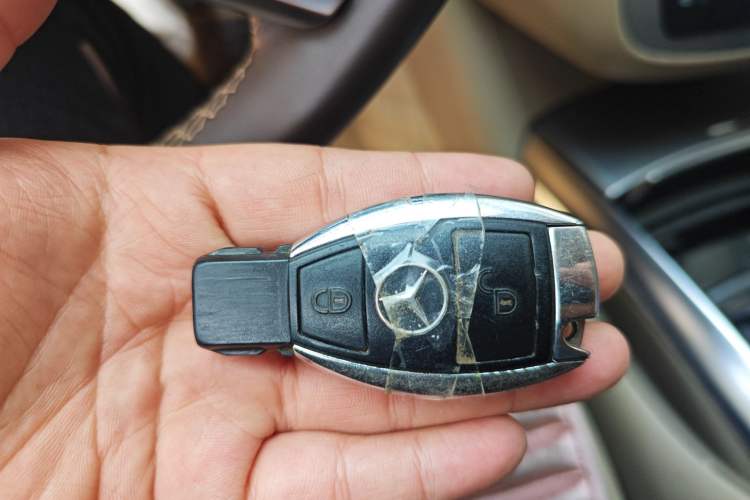 Used Mercedes-Benz R-Class 2011 R 300 L Business Model Vehicle Key