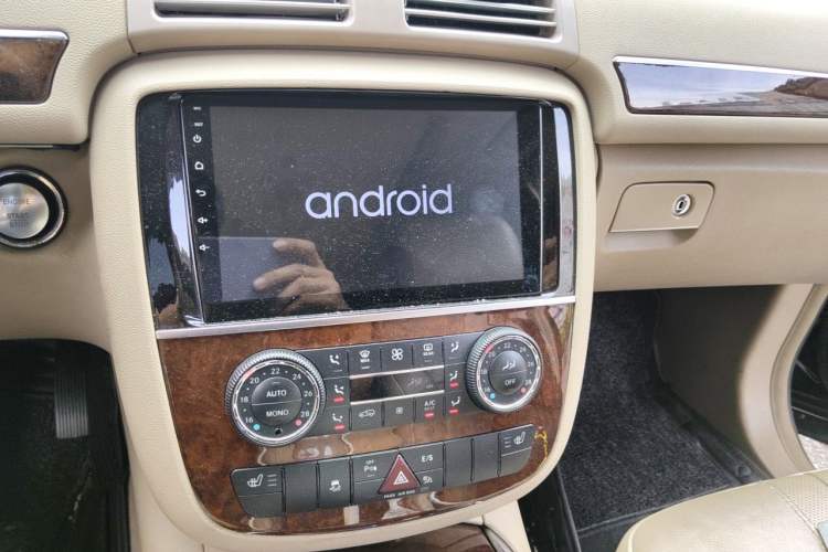 Used Mercedes-Benz R-Class  Audio And AC Panel