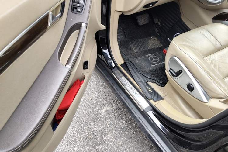 Used Mercedes-Benz R-Class  Driver Seat