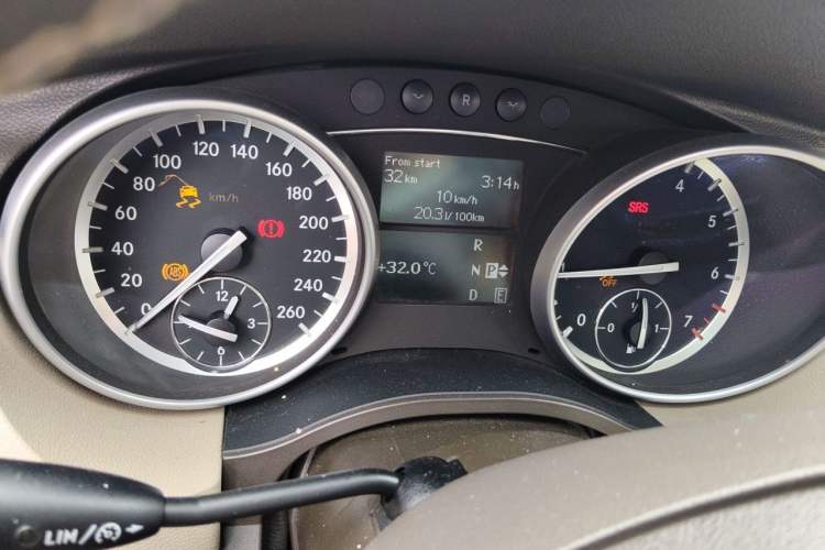 Used Mercedes-Benz R-Class  Instrument Cluster