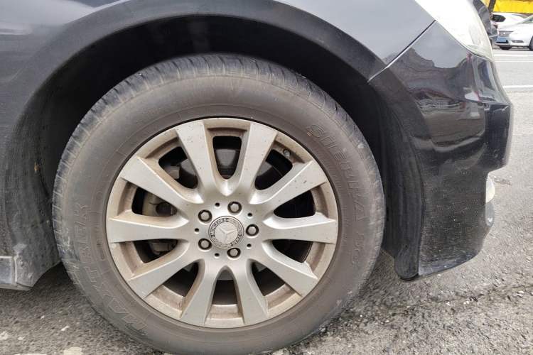 Used Mercedes-Benz R-Class  Right Front Wheel Hub