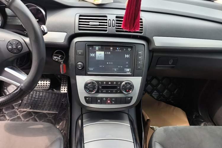 Used Mercedes-Benz R-Class 2014 R 320 4MATIC Business Model Audio And AC Panel