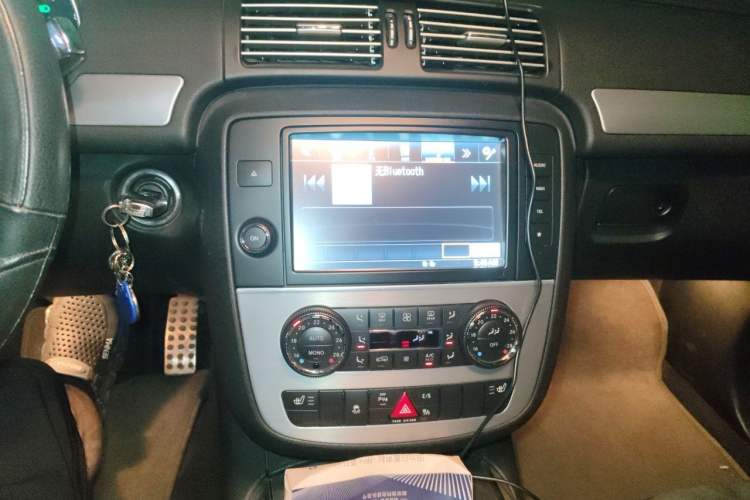 Used Mercedes-Benz R-Class 2014 R 320 4MATIC Business Model Audio And AC Panel