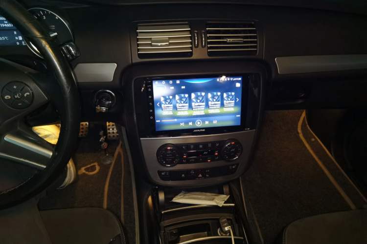 Used Mercedes-Benz R-Class 2014 R 320 4MATIC Business Model Audio And AC Panel