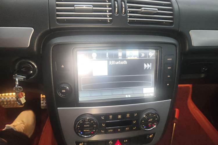 Used Mercedes-Benz R-Class 2014 R 320 4MATIC Business Model Audio And AC Panel