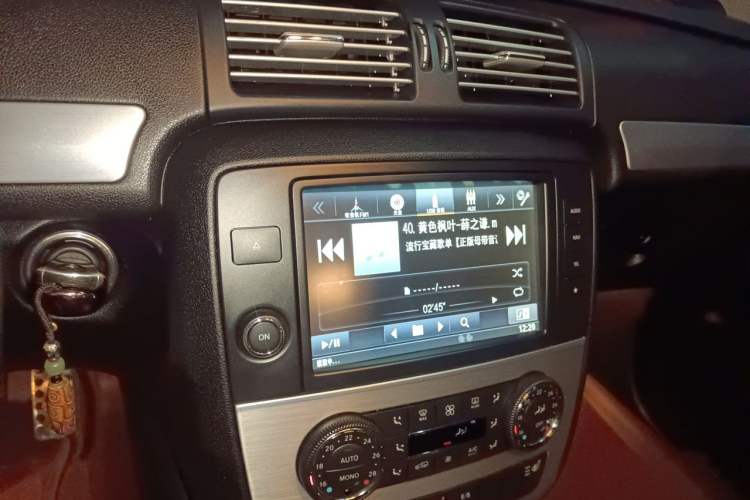 Used Mercedes-Benz R-Class 2014 R 320 4MATIC Business Model Audio And AC Panel
