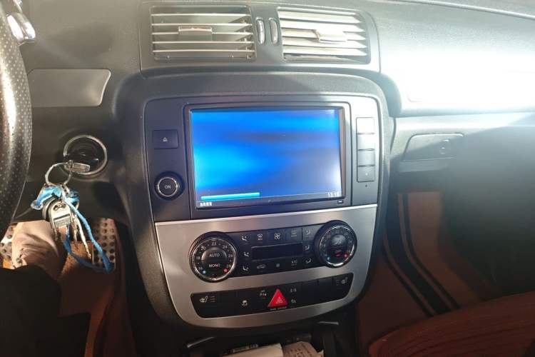 Used Mercedes-Benz R-Class 2014 R 320 4MATIC Business Model Audio And AC Panel