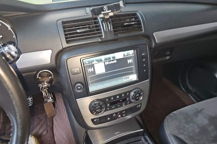 Used Mercedes-Benz R-Class 2014 R 320 4MATIC Business Model Audio And AC Panel