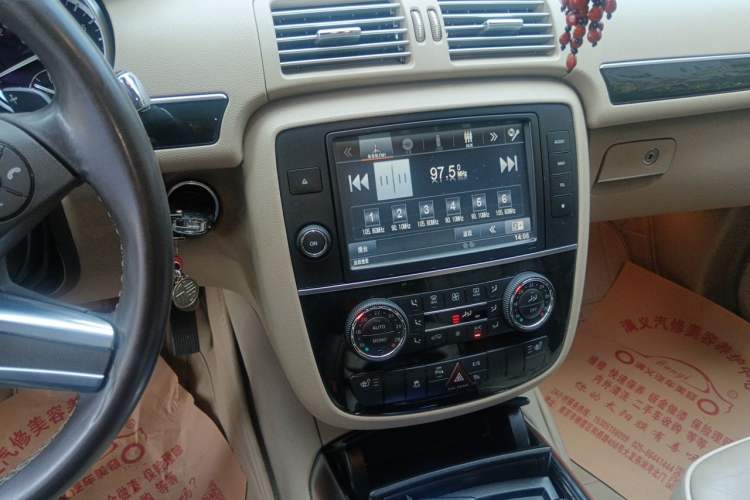 Used Mercedes-Benz R-Class 2014 R 320 4MATIC Luxury Model Audio And AC Panel