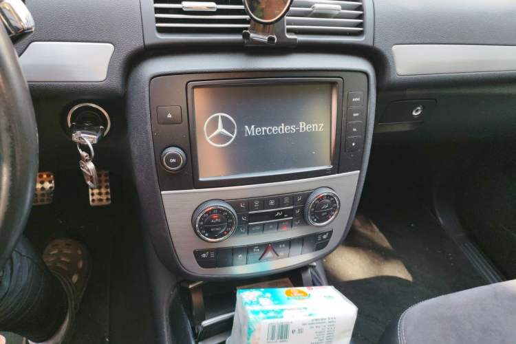Used Mercedes-Benz R-Class 2014 R 320 4MATIC Business Model Audio And AC Panel