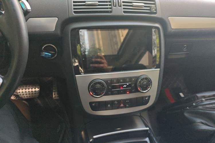 Used Mercedes-Benz R-Class 2014 R 320 4MATIC Business Model Audio And AC Panel