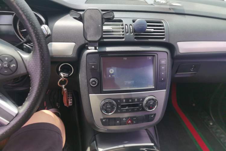 Used Mercedes-Benz R-Class 2014 R 320 4MATIC Luxury Model Audio And AC Panel