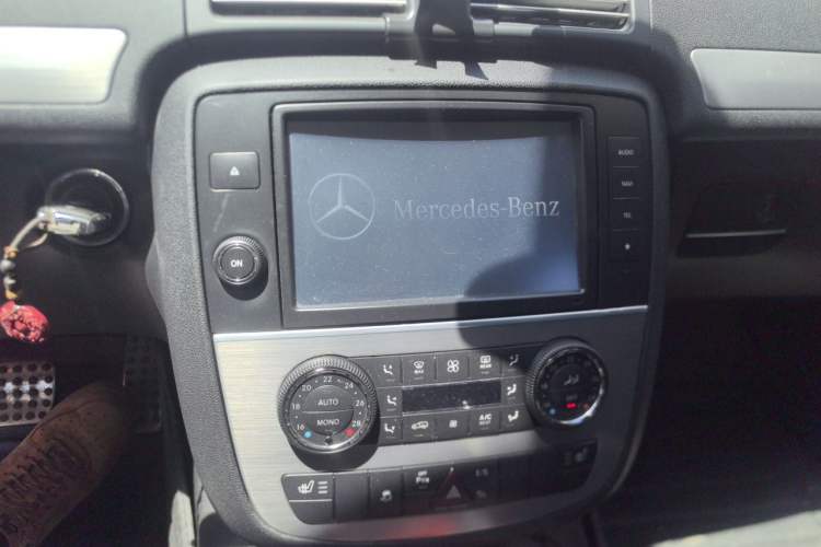 Used Mercedes-Benz R-Class 2014 R 320 4MATIC Business Model Audio And AC Panel