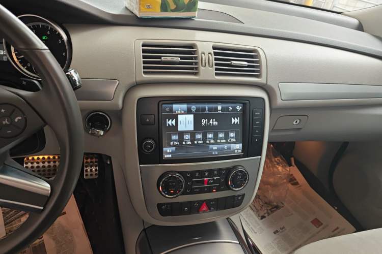 Used Mercedes-Benz R-Class 2014 R 320 4MATIC Business Model Audio And AC Panel
