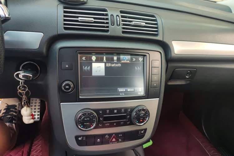Used Mercedes-Benz R-Class 2014 R 320 4MATIC Business Model Audio And AC Panel