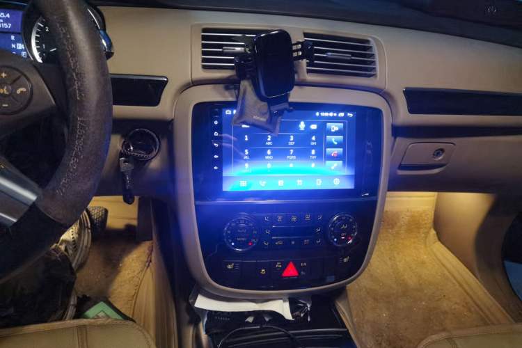 Used Mercedes-Benz R-Class 2014 R 320 4MATIC Luxury Model Audio And AC Panel